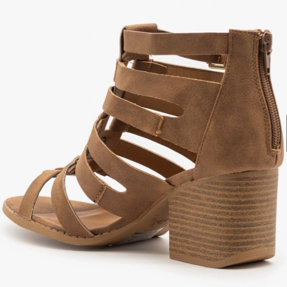 NEW Qupid Gladiator Heels - Picture 3 of 4